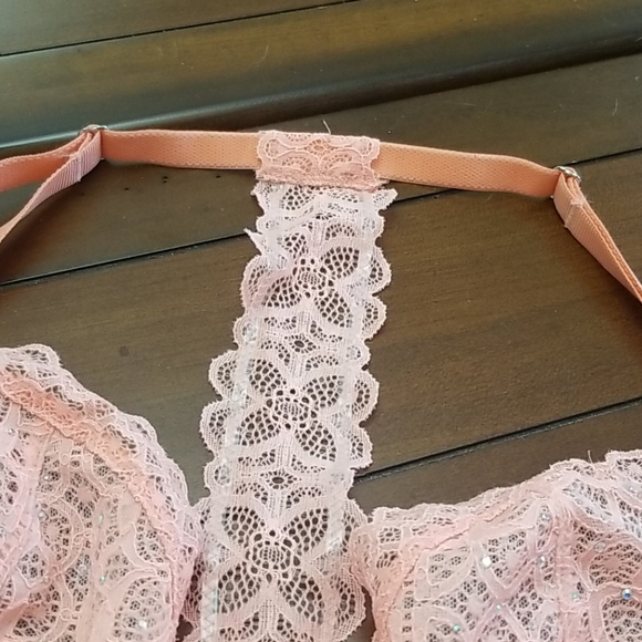 🍑 VS BRA - Picture 4 of 9